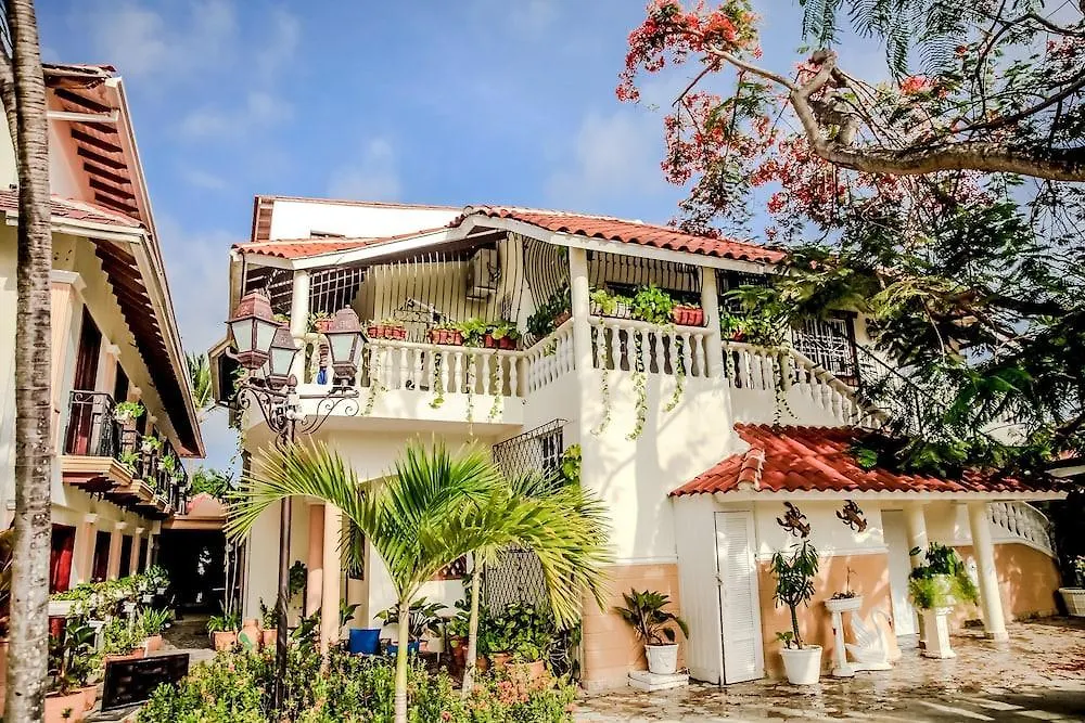 The Mt Hotel Μπάβαρο 3*,